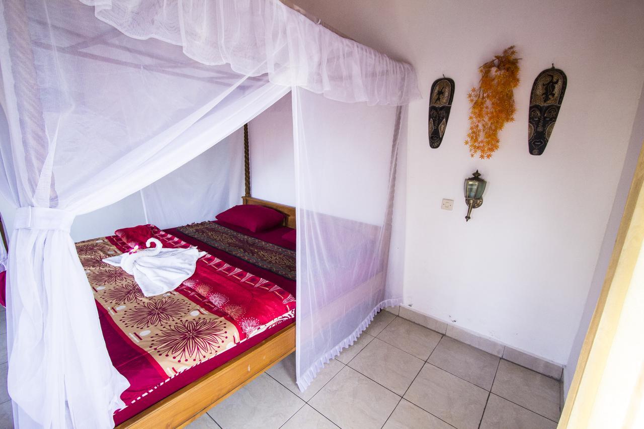 Hôtel Pondok Wisata Elsa 2 à Lovina Beach Extérieur photo