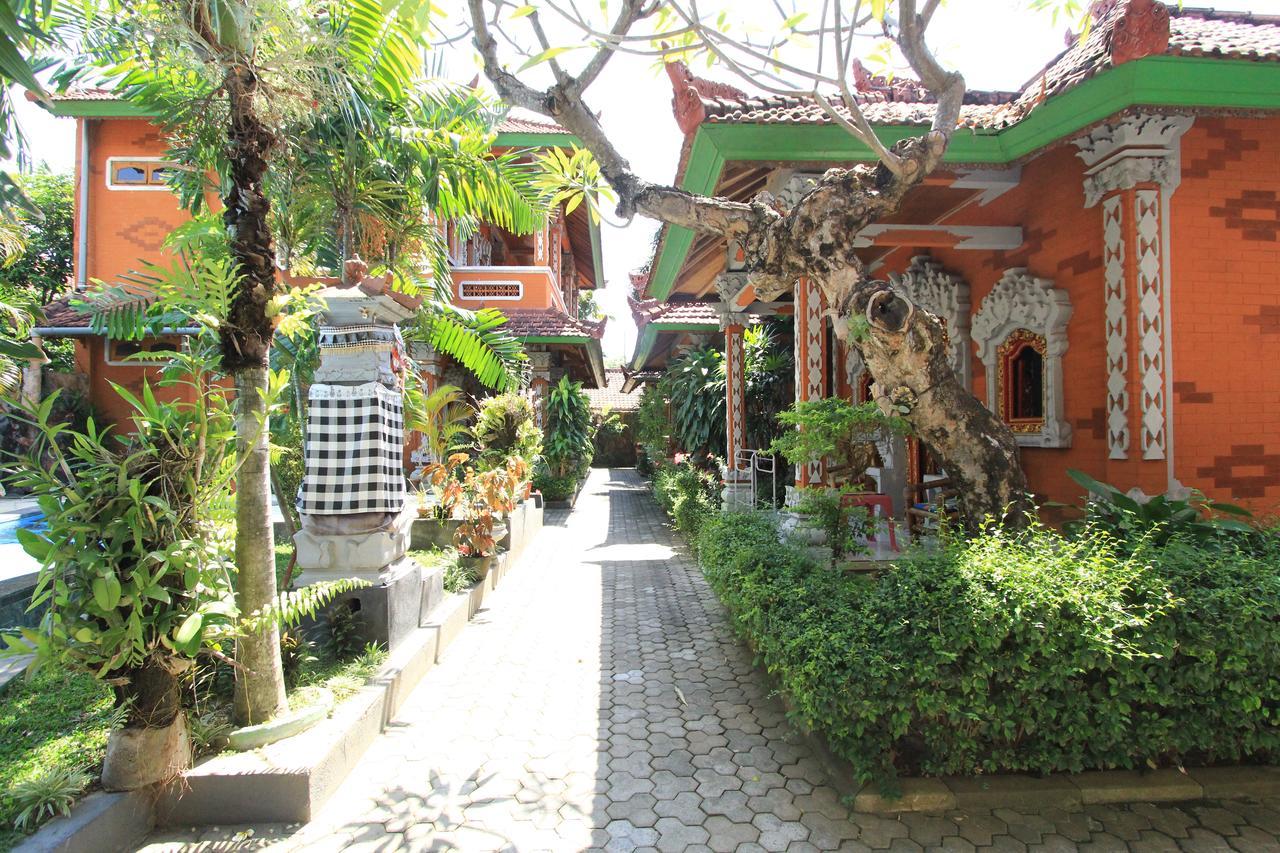 Hôtel Pondok Wisata Elsa 2 à Lovina Beach Extérieur photo