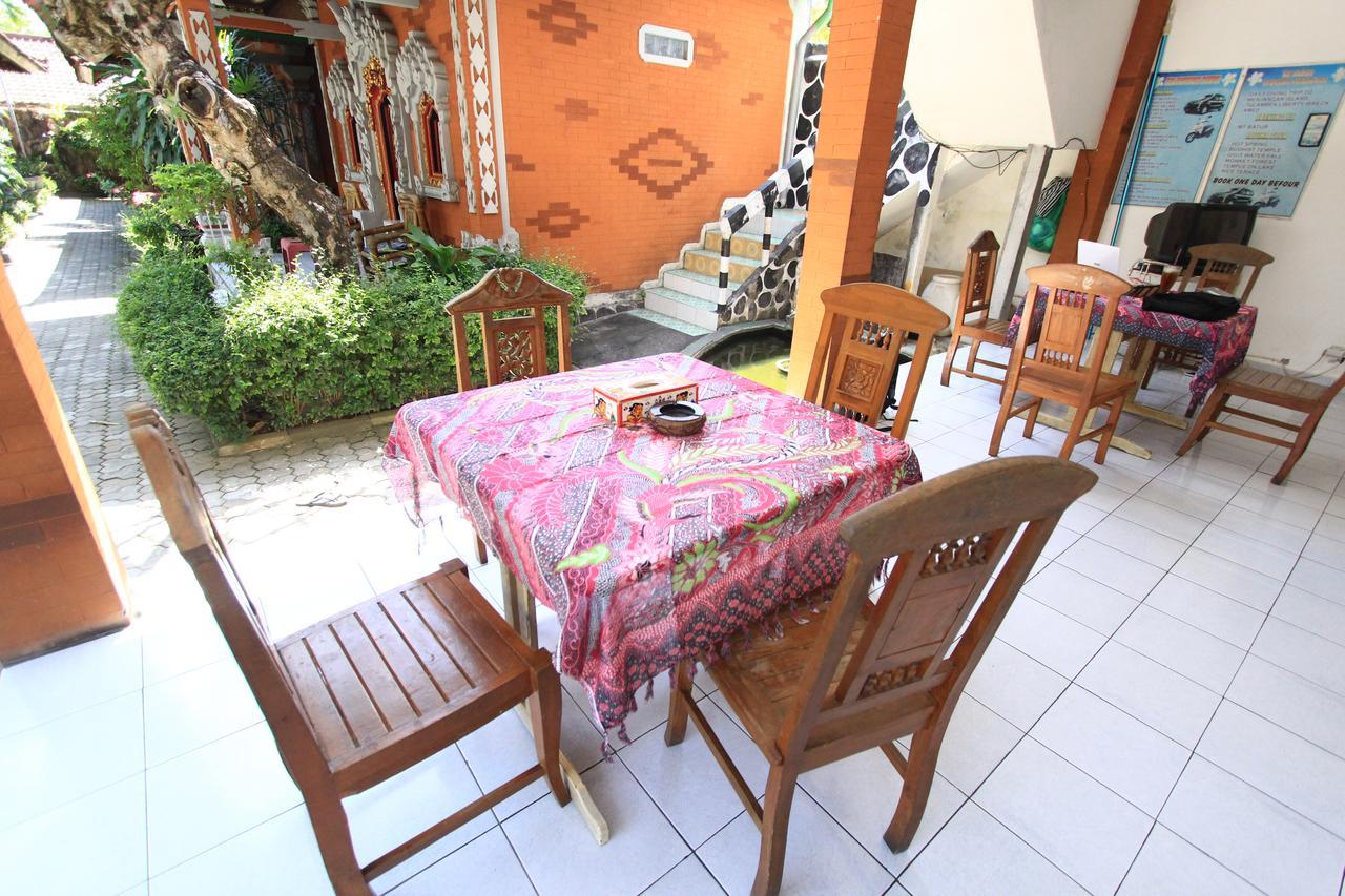 Hôtel Pondok Wisata Elsa 2 à Lovina Beach Extérieur photo