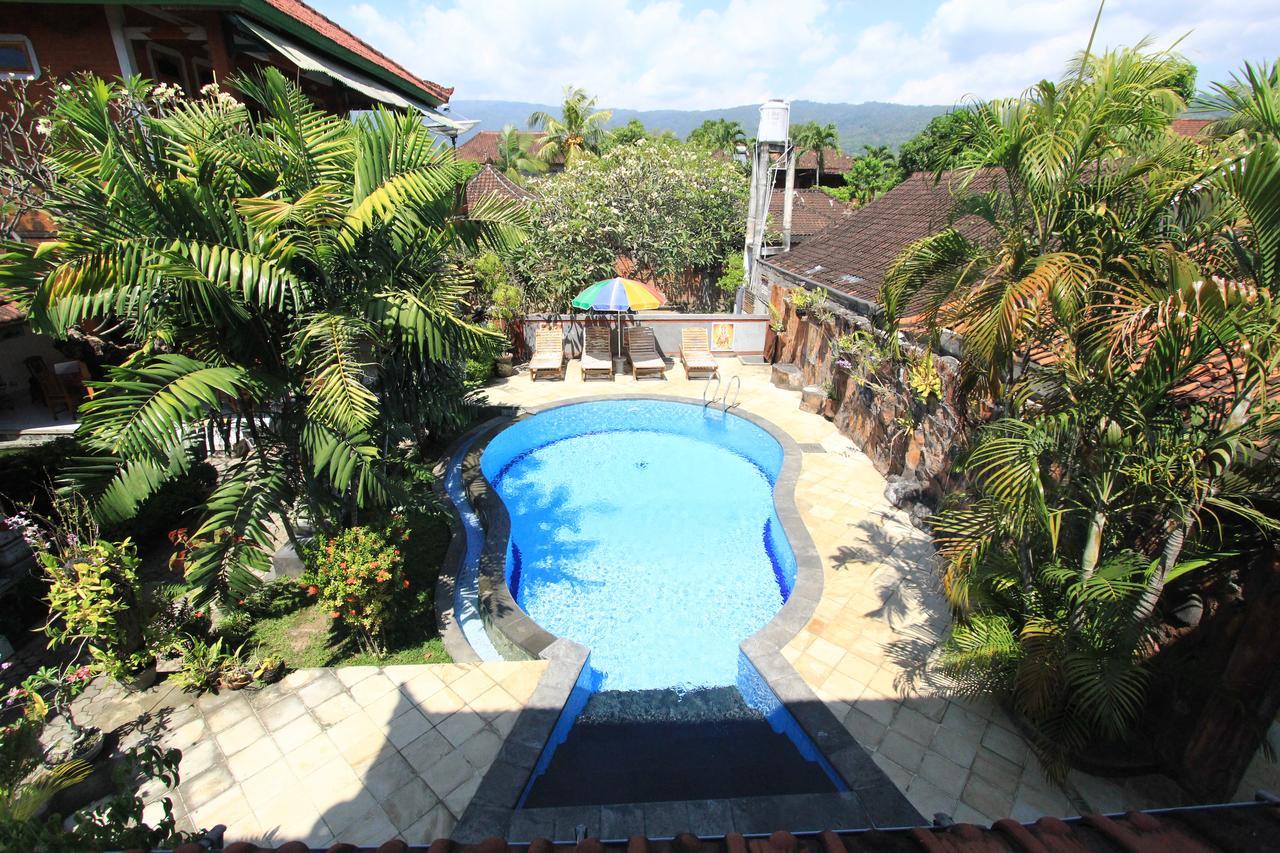 Hôtel Pondok Wisata Elsa 2 à Lovina Beach Extérieur photo