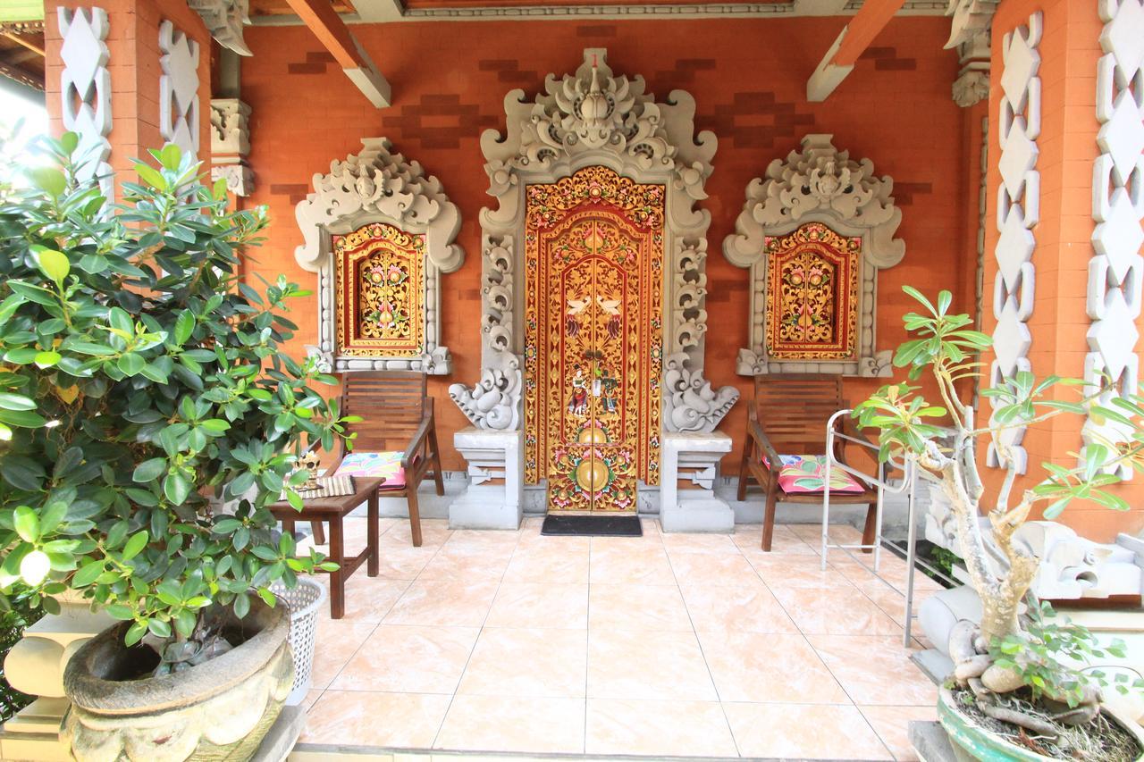 Hôtel Pondok Wisata Elsa 2 à Lovina Beach Extérieur photo
