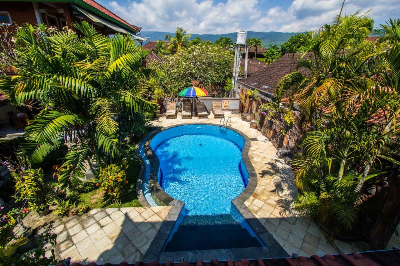 Hôtel Pondok Wisata Elsa 2 à Lovina Beach Extérieur photo