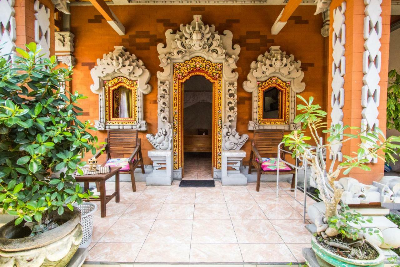 Hôtel Pondok Wisata Elsa 2 à Lovina Beach Extérieur photo